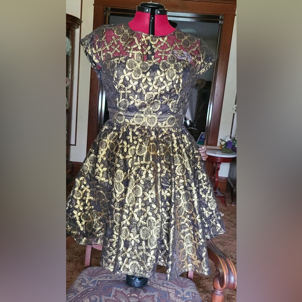 SizeL Eros Apparel brand Elegant Black and Gold Lace Dress